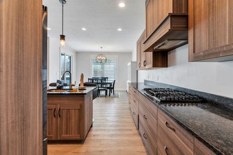 Tiny photo for 68 N 300 E, Santaquin, UT 84655 (MLS # 2149704)
