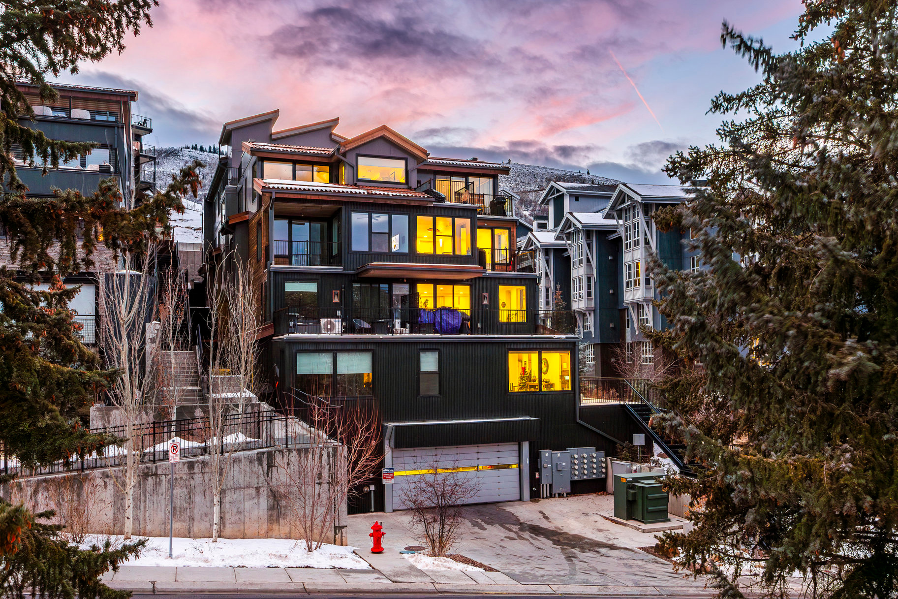 KINGS CROWN - Residential