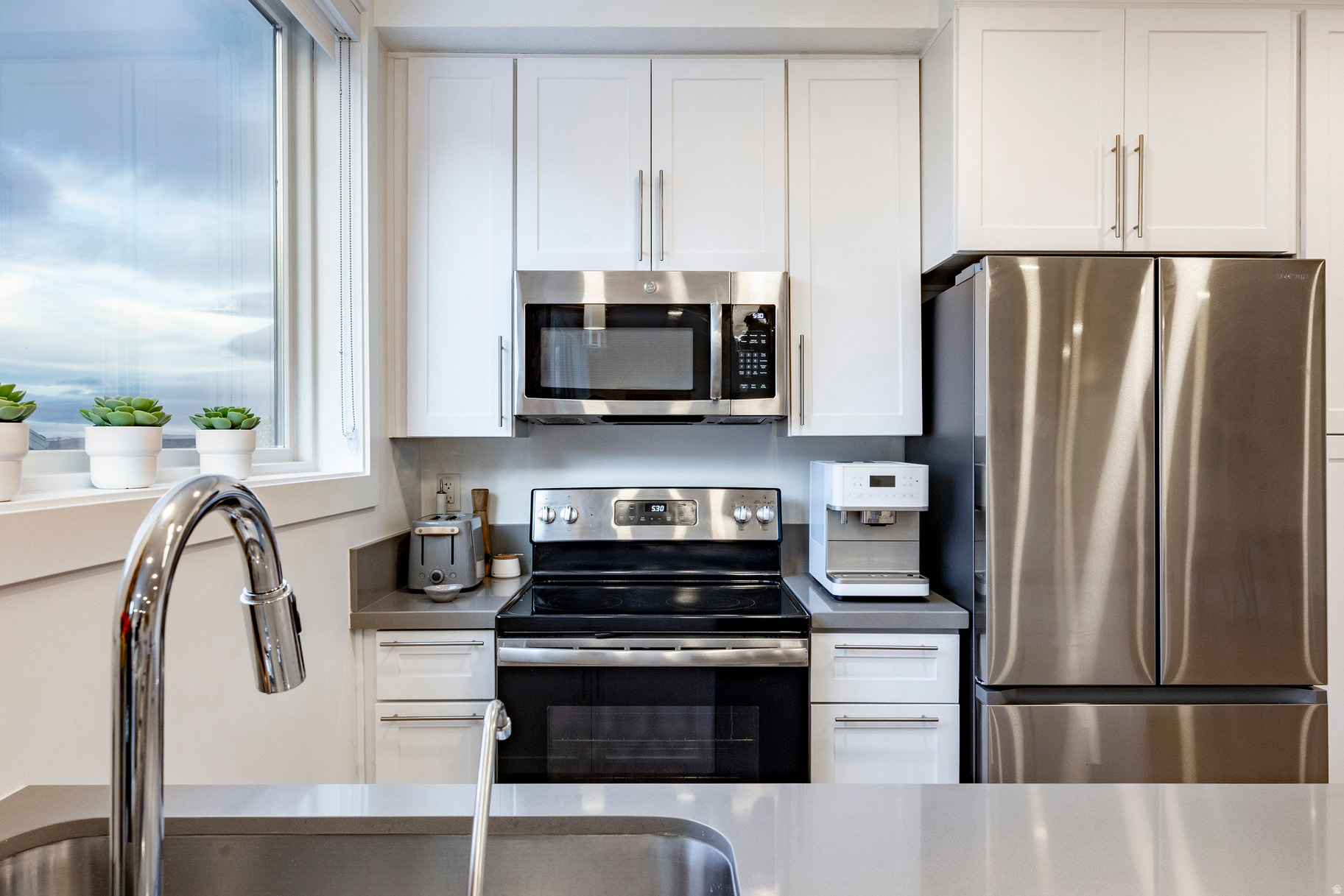 KINGS CROWN - Residential