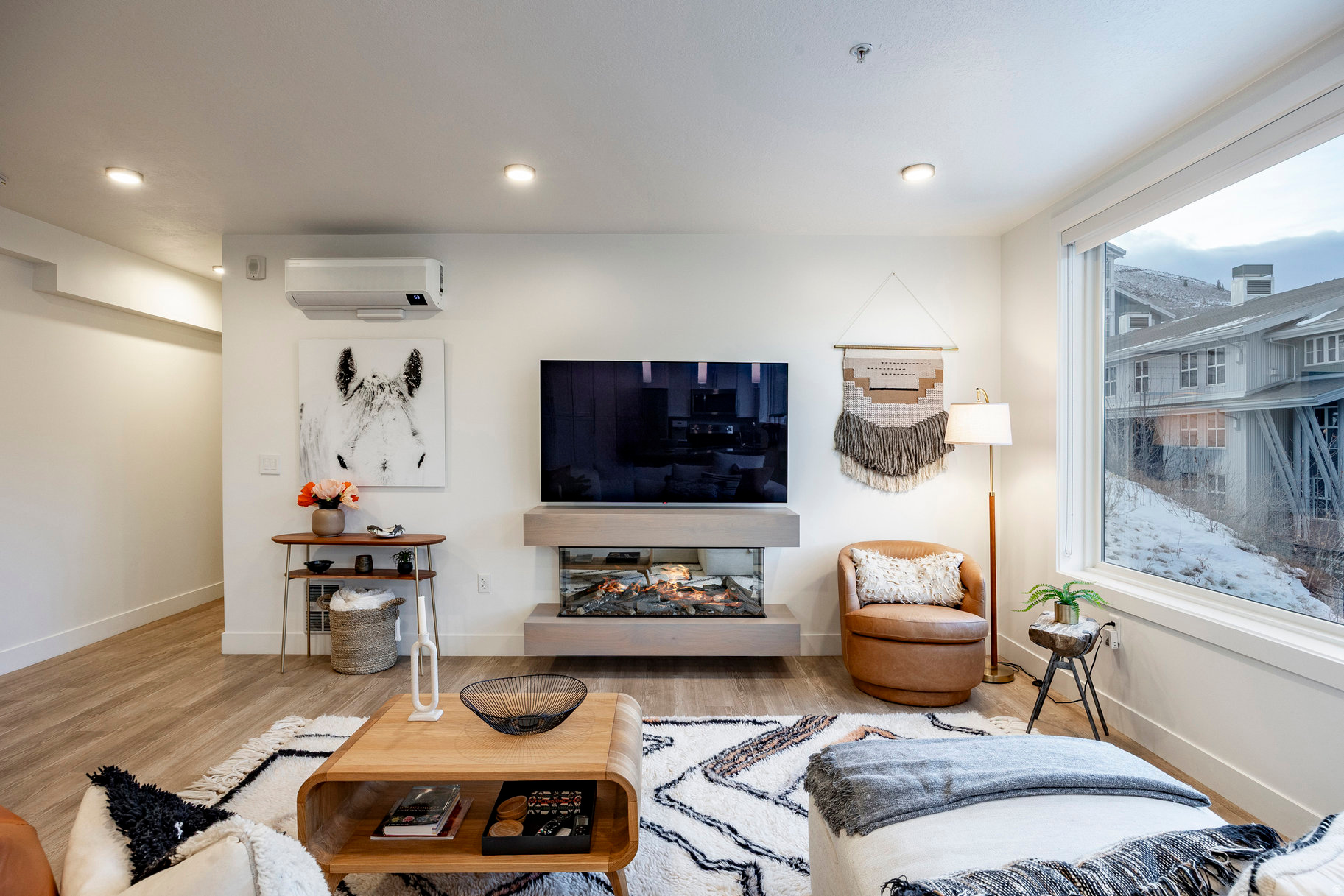 KINGS CROWN - Residential