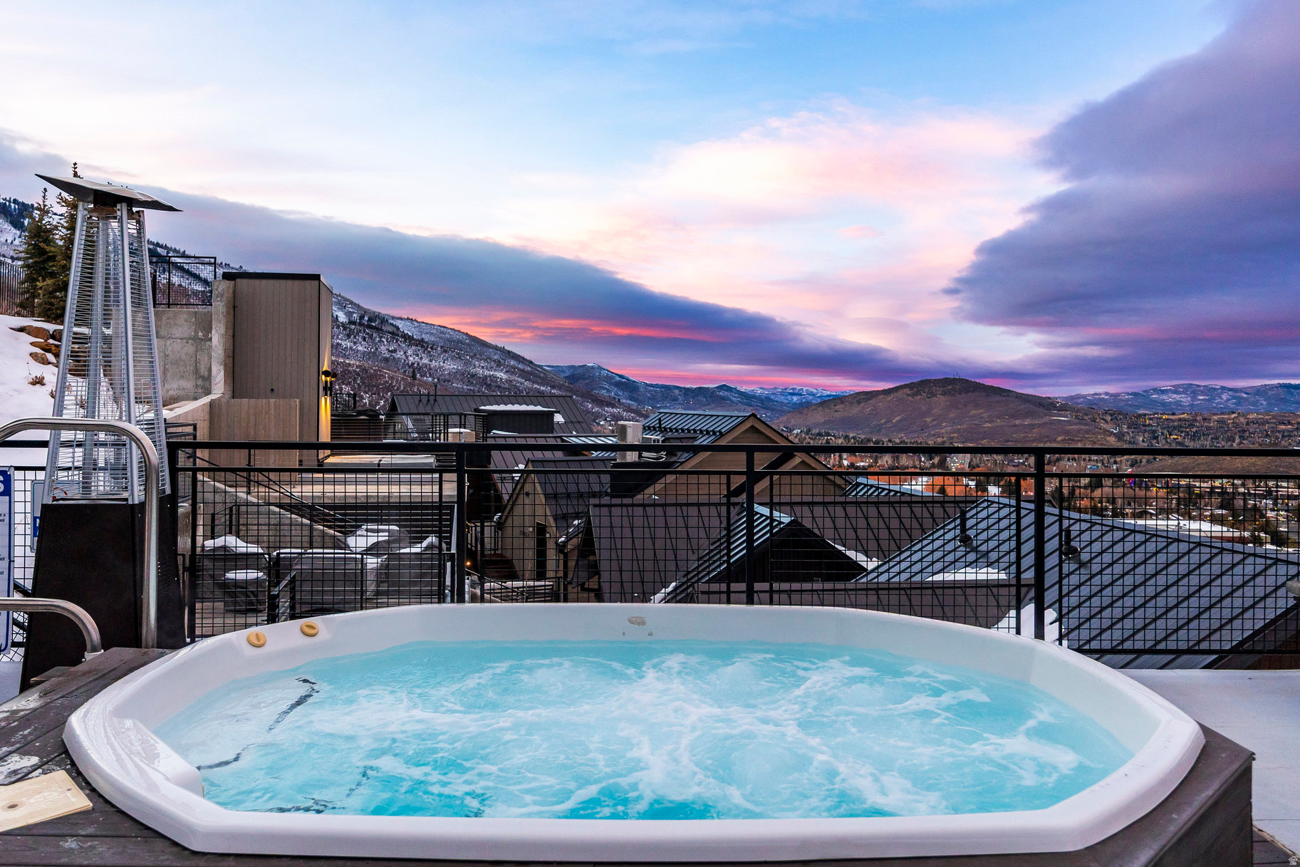 KINGS CROWN - Residential