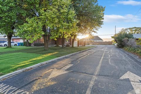 Photo of 11930 S REDWOOD RD, Riverton, UT 84065 (MLS # 2118251)