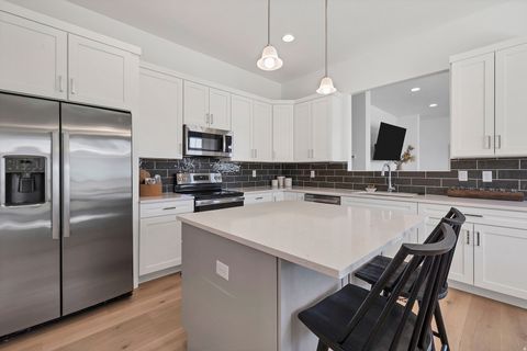 Tiny photo for 5645 S ADOBE SUN DR, Saint George, UT 84790 (MLS # 2159062)
