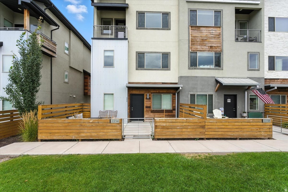 SUNRIVER TOWNHOMES - Residential