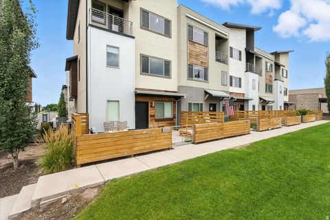 Tiny photo for 2234 N 450 W, Layton, UT 84041 (MLS # 2135079)