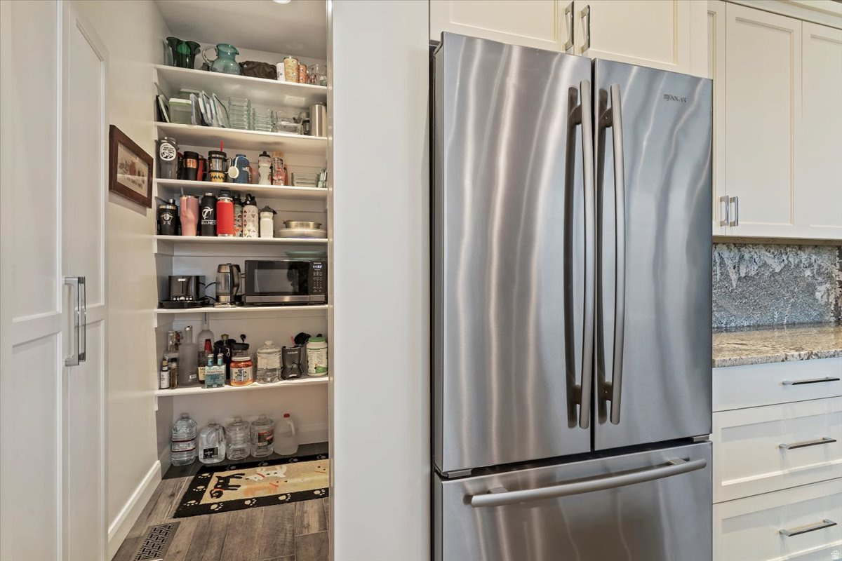 SHEEP CREEK - Residential