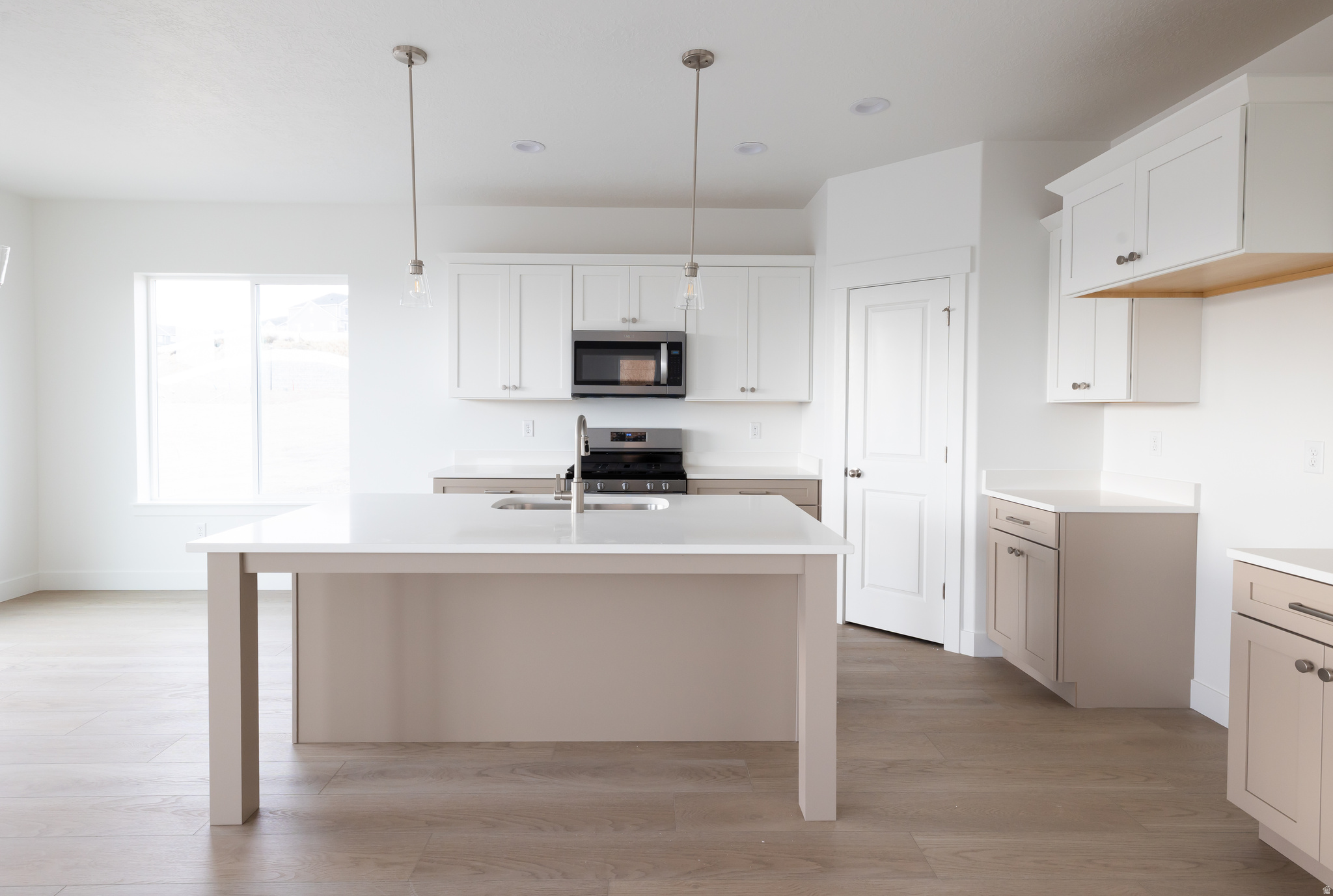 RIVER POINT - Residential