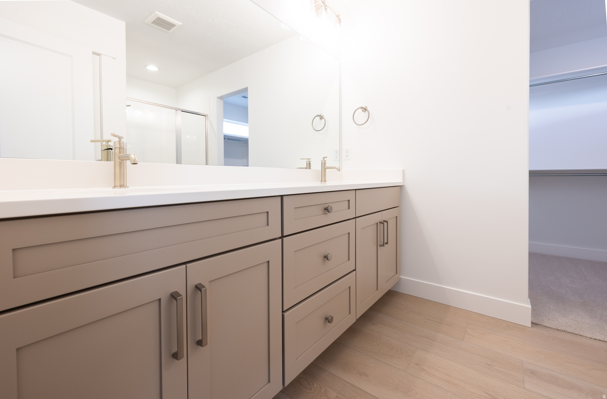 RIVER POINT - Residential