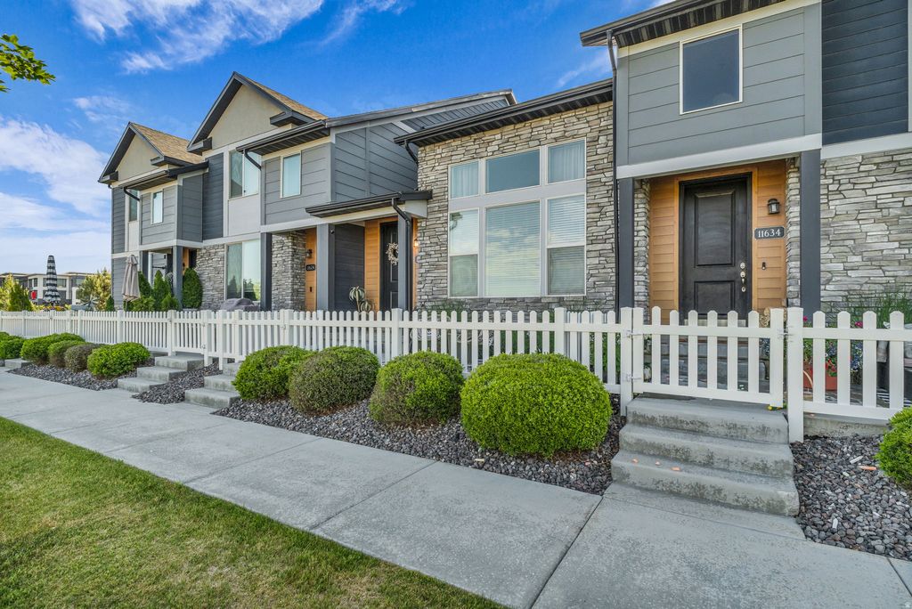 Photo of 11628 S FROST VIEW LN W #23, Draper, UT 84020 (MLS # 2160077)