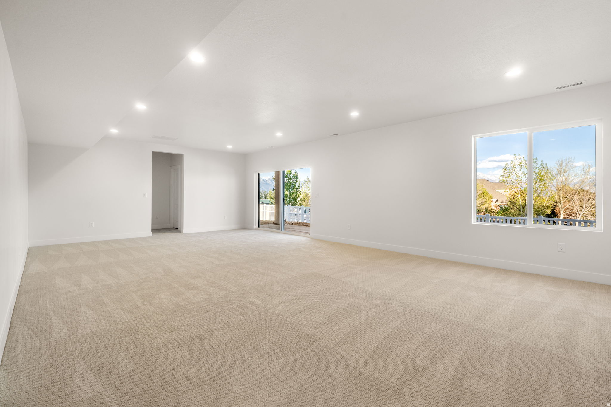 WESTLAKE VISTAS - Residential