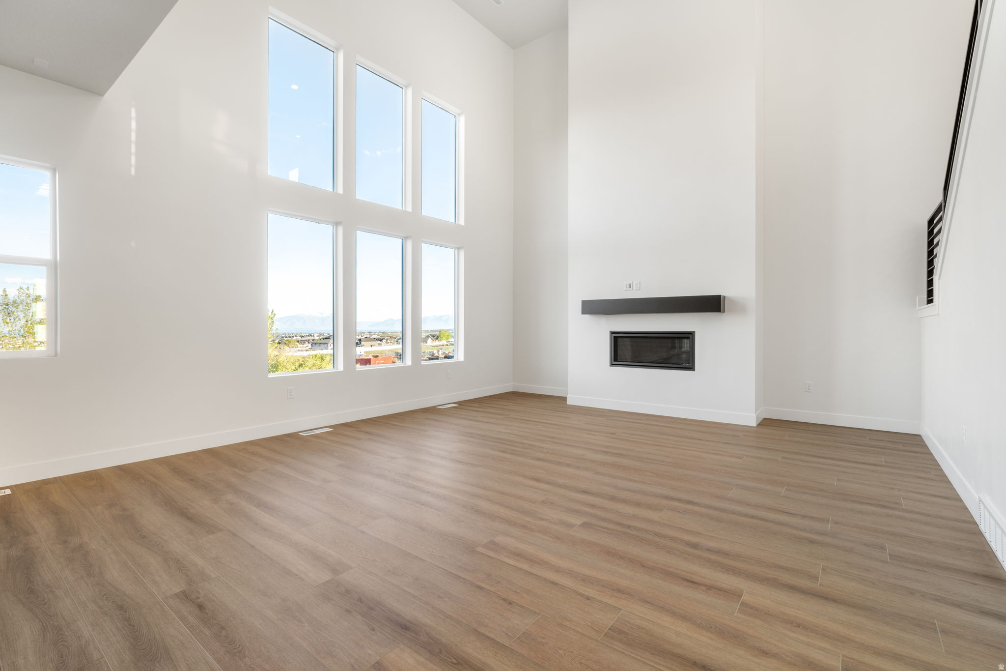 WESTLAKE VISTAS - Residential