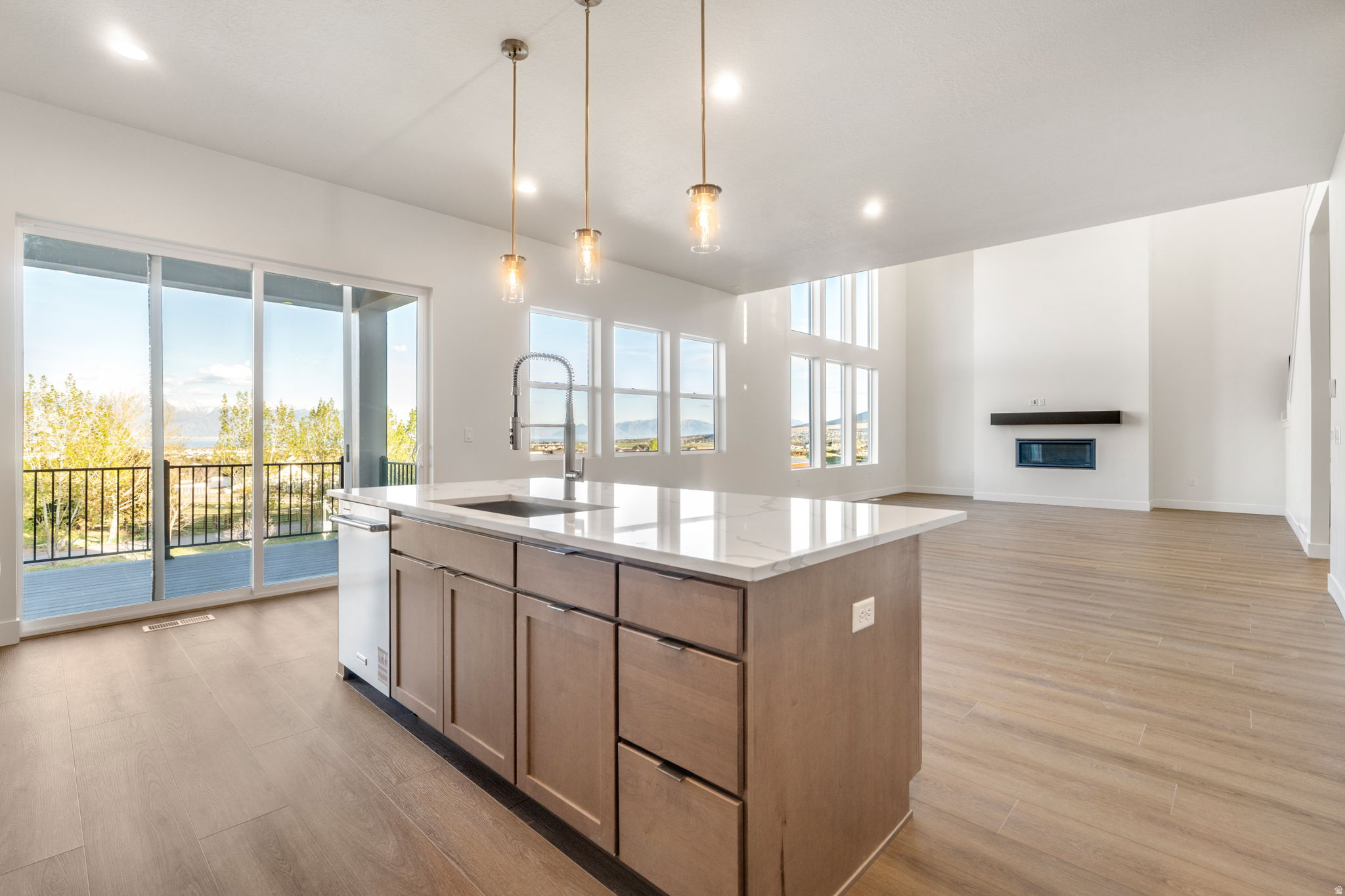 WESTLAKE VISTAS - Residential