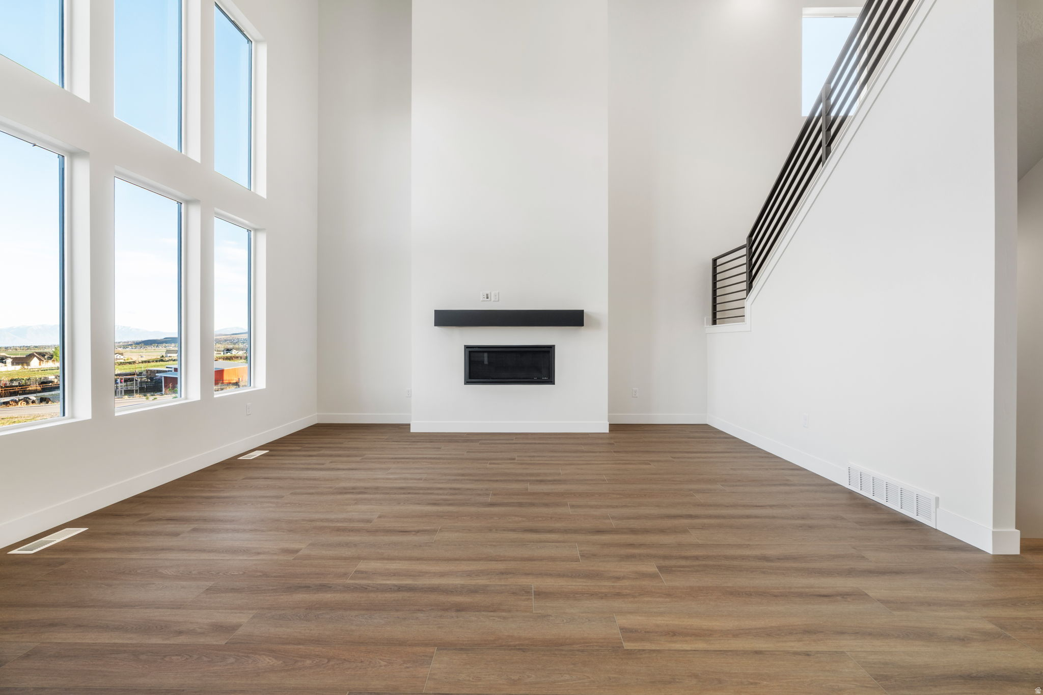 WESTLAKE VISTAS - Residential