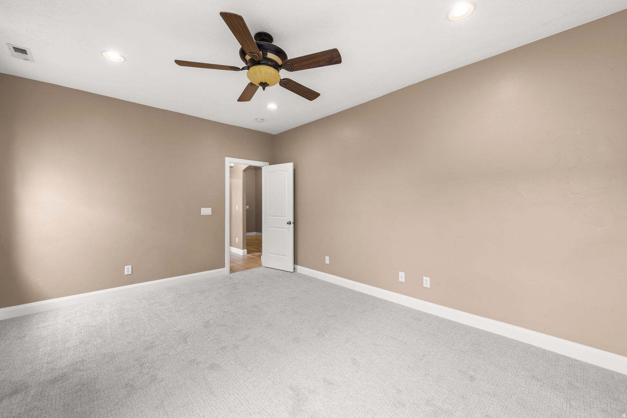 COBBLESTONE FIELDS - Residential