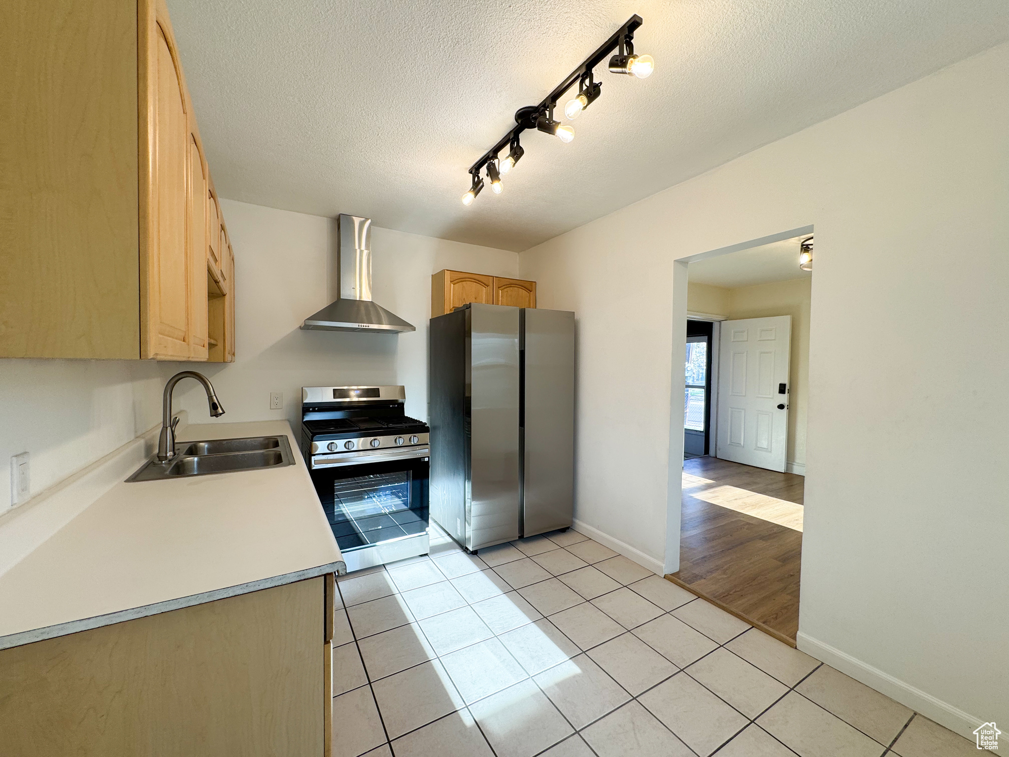 332 E Locust St, Sandy, Utah image 10