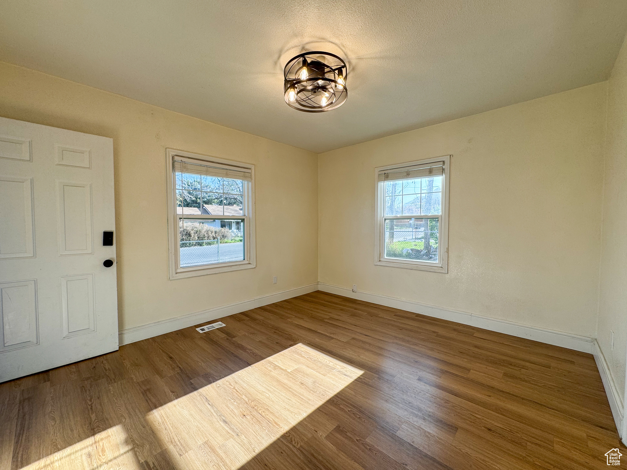 332 E Locust St, Sandy, Utah image 8