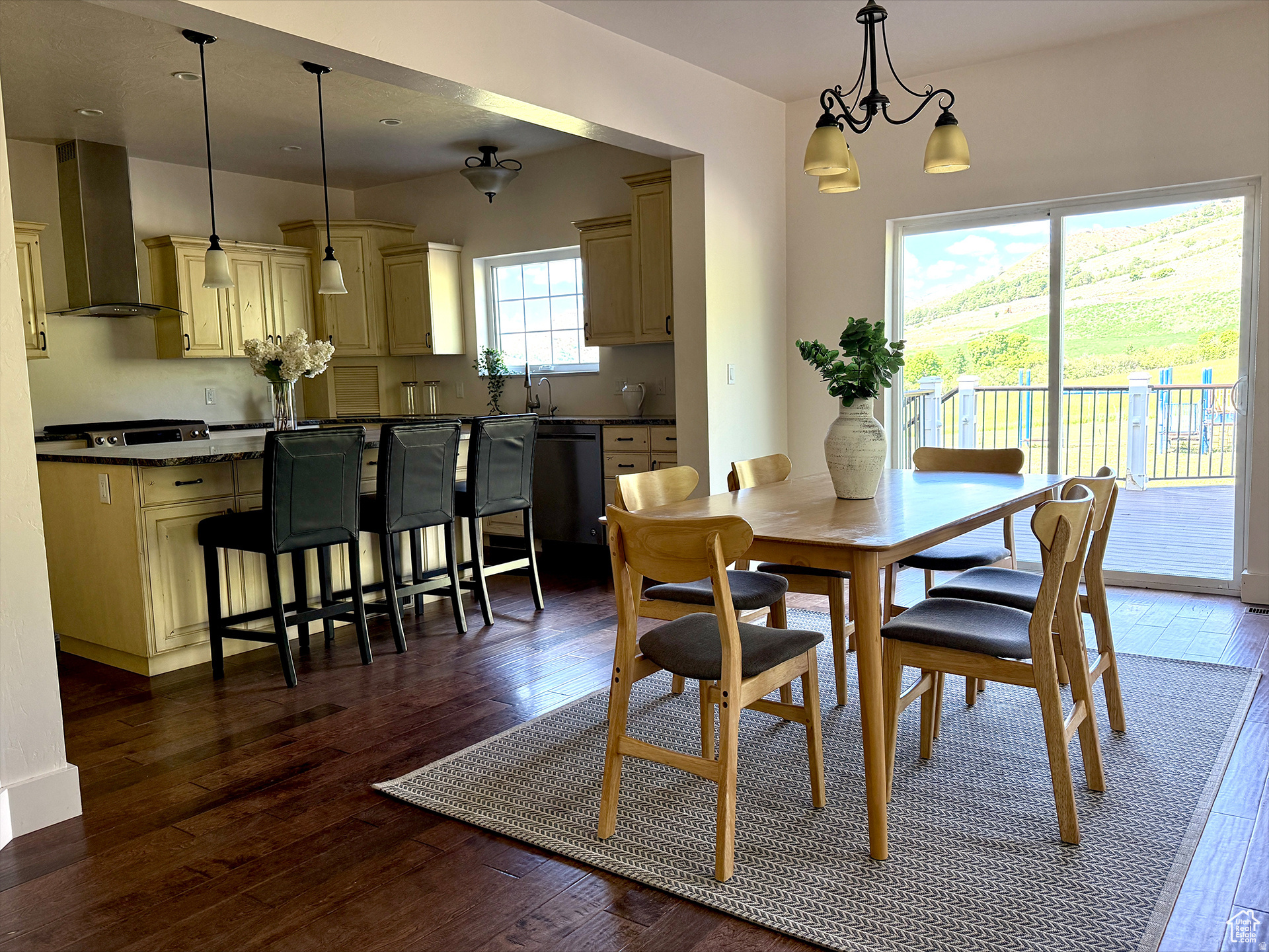 MAPLE LEAF ESTATES - Residential