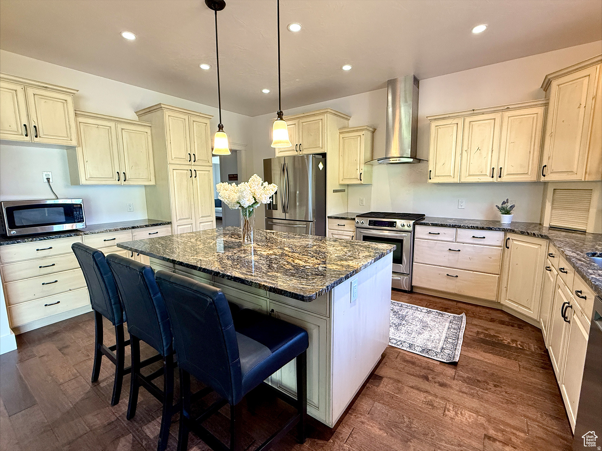 MAPLE LEAF ESTATES - Residential