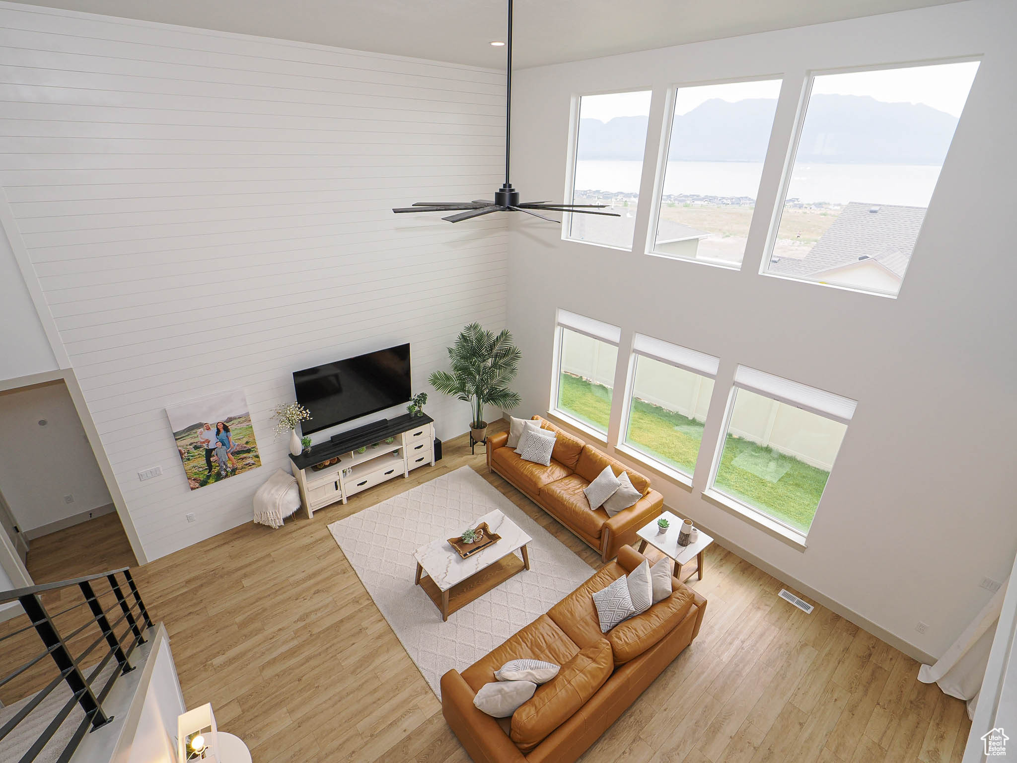 FOX HOLLOW - Residential