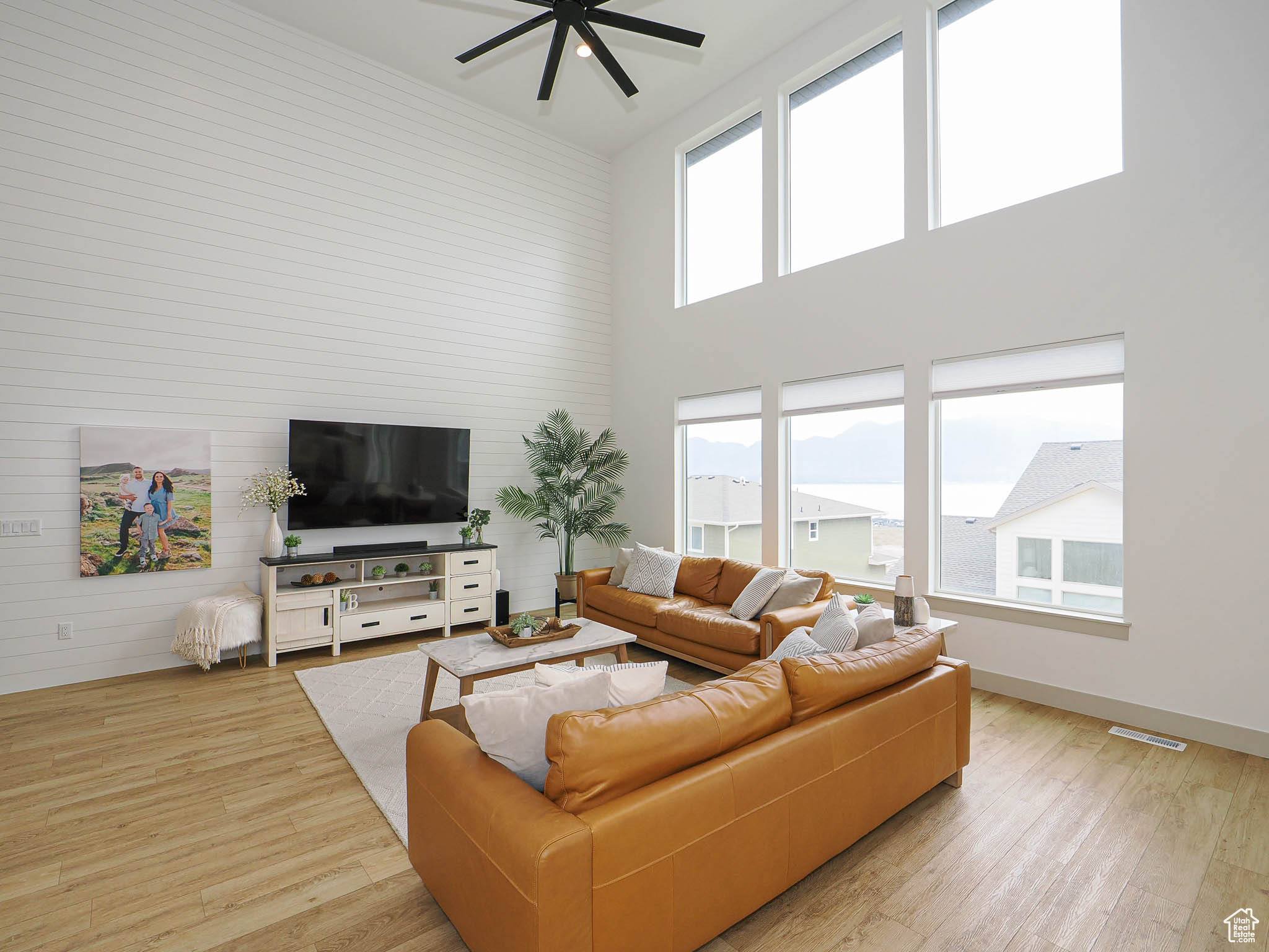 FOX HOLLOW - Residential