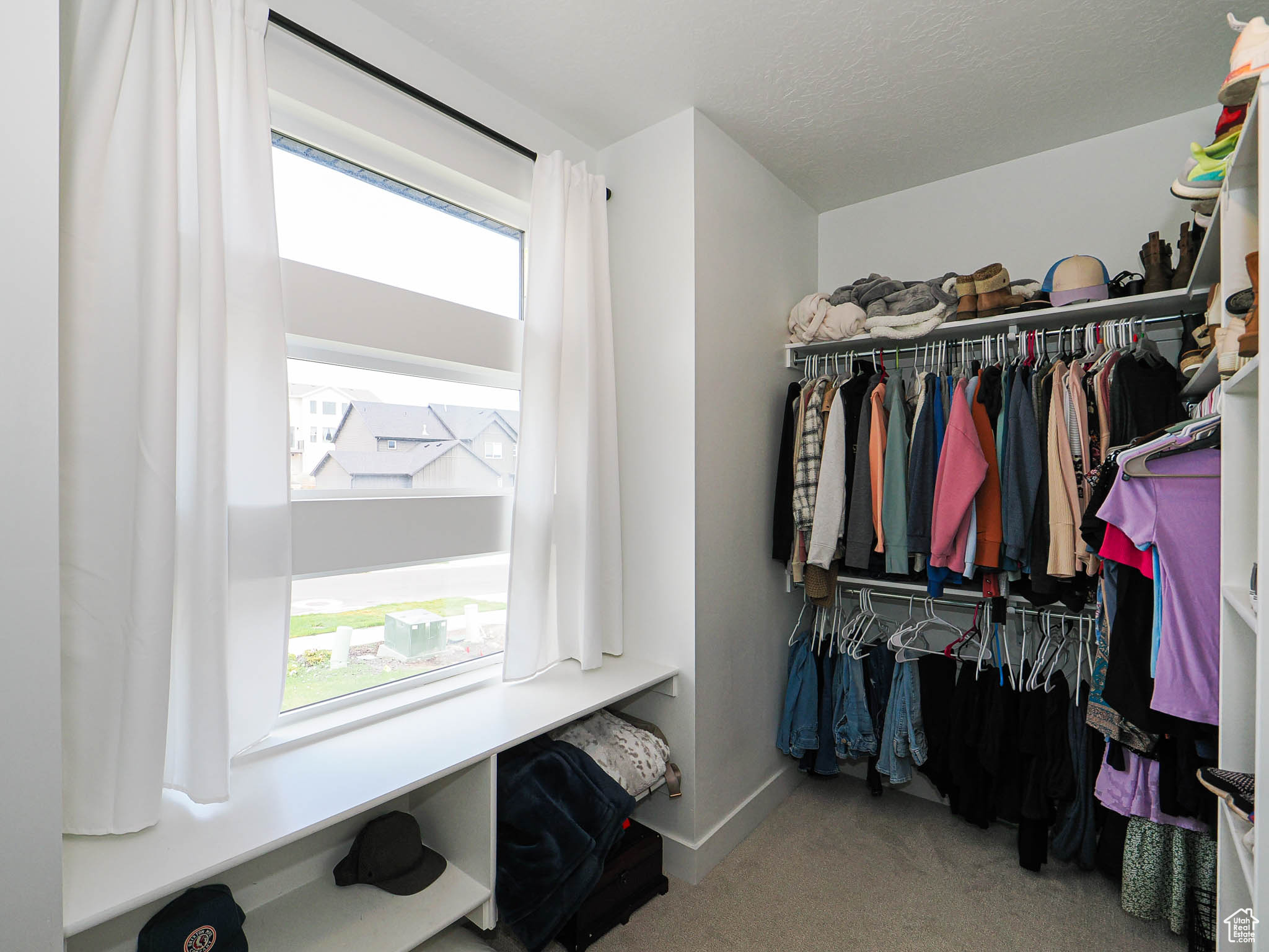 FOX HOLLOW - Residential