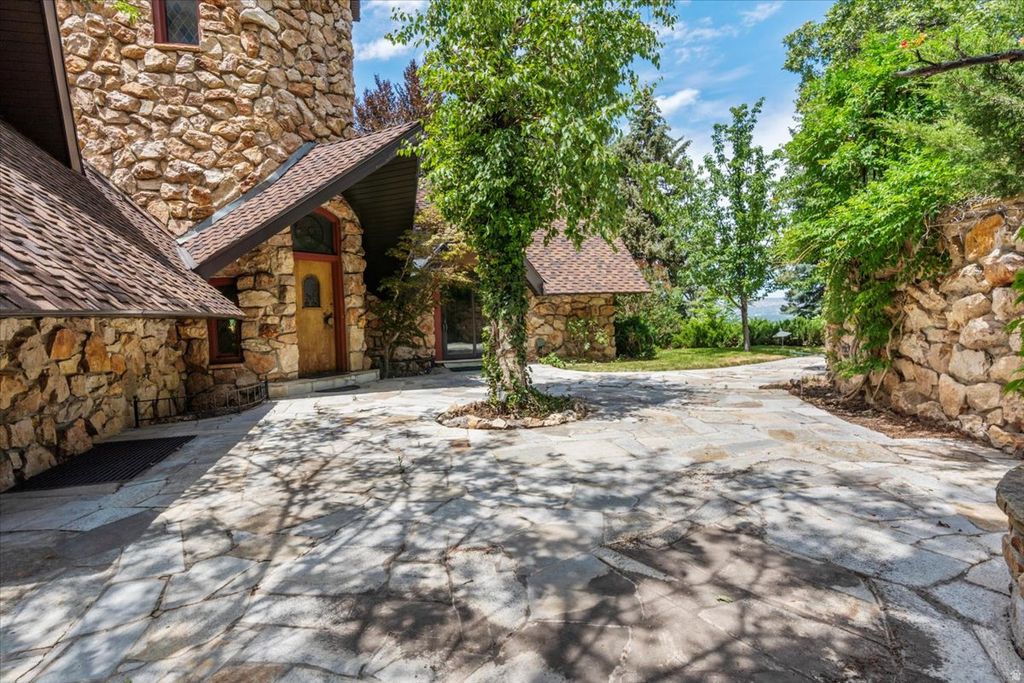 Photo of 5060 S MILE HIGH DR, Salt Lake City, UT 84124 (MLS # 2166612)