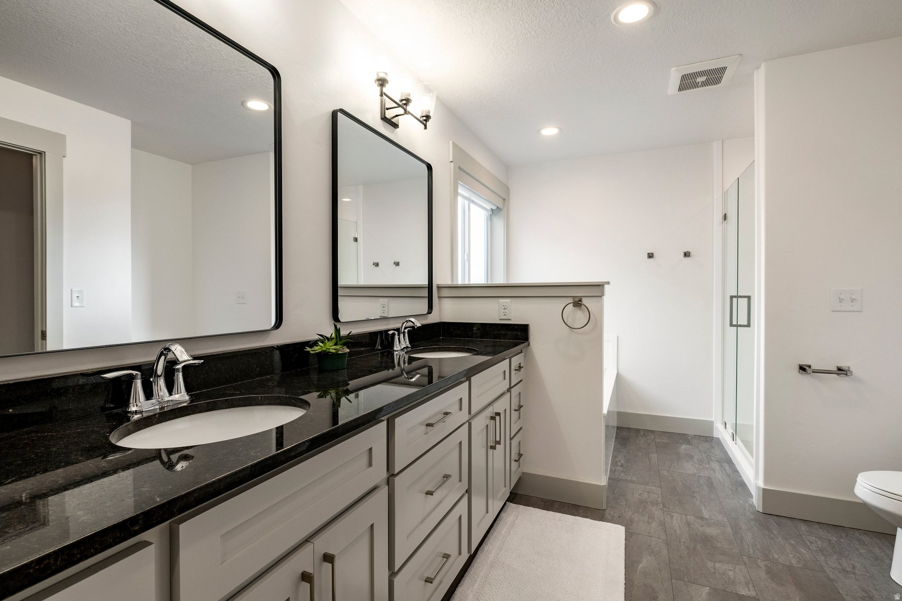 MOUNTAIN GATE ESTATES - Residential