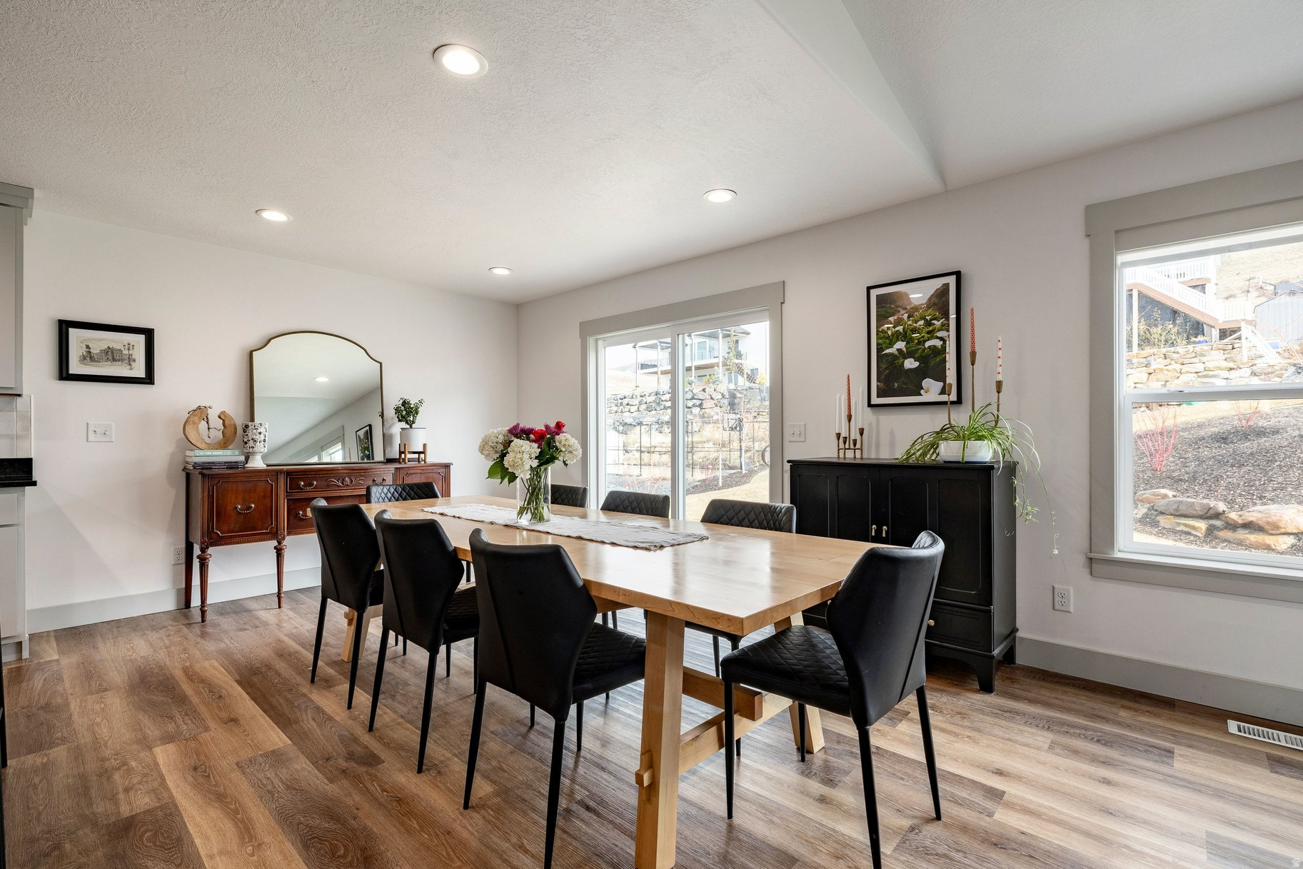 MOUNTAIN GATE ESTATES - Residential