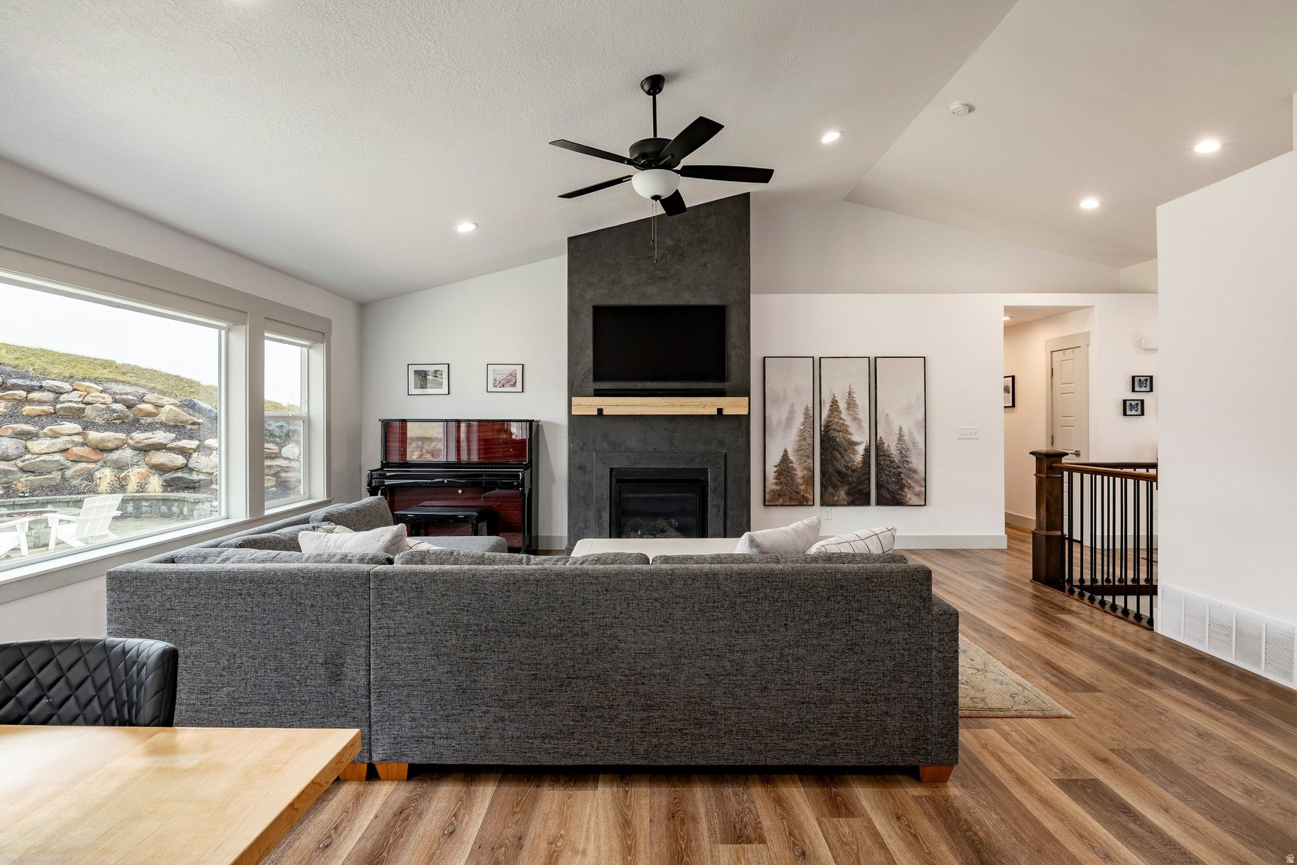 MOUNTAIN GATE ESTATES - Residential