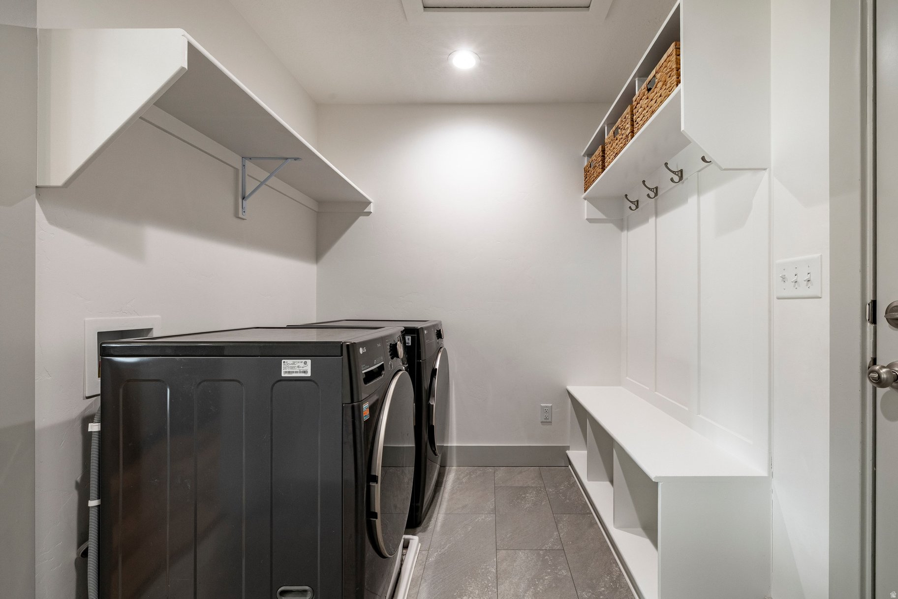 MOUNTAIN GATE ESTATES - Residential