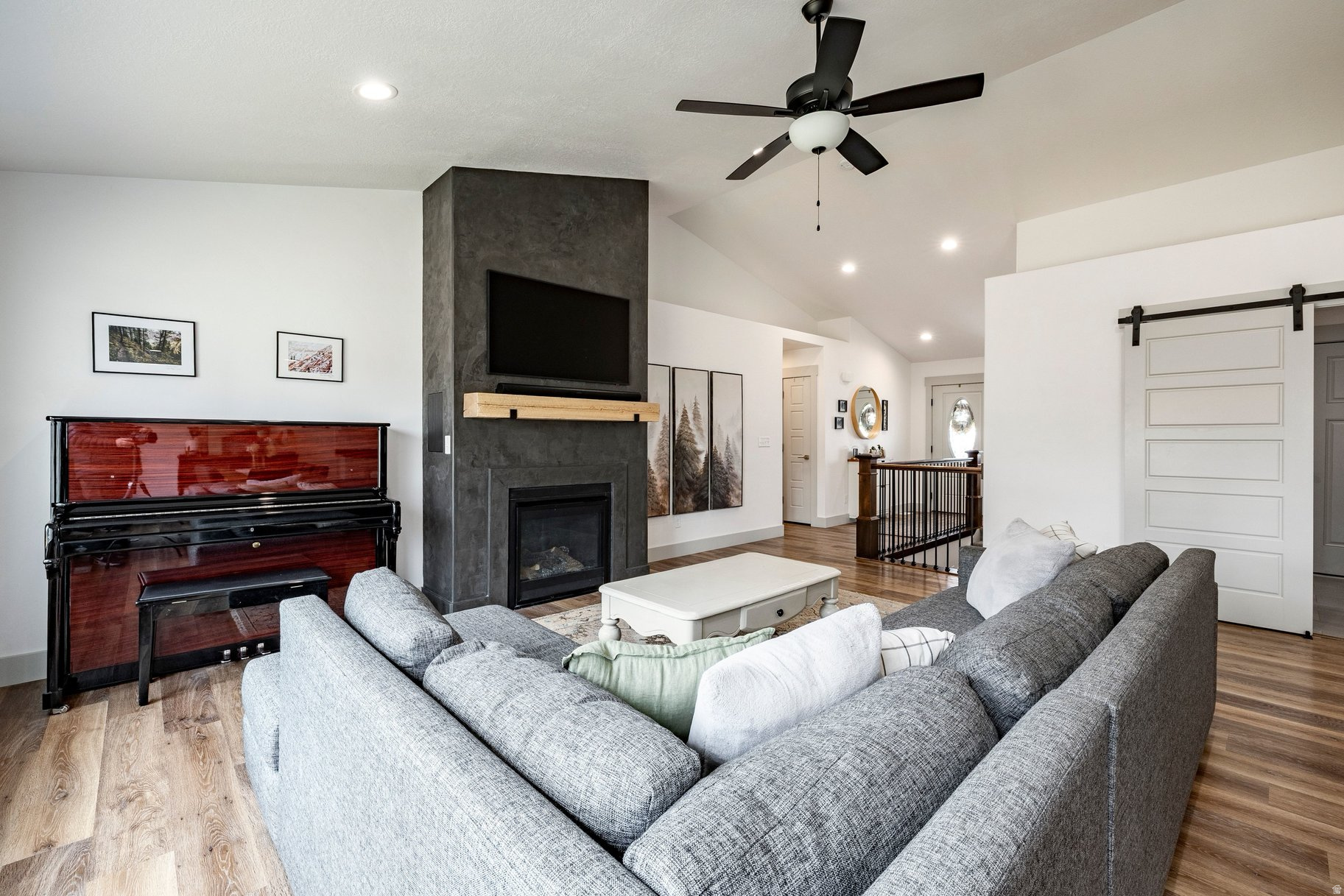 MOUNTAIN GATE ESTATES - Residential