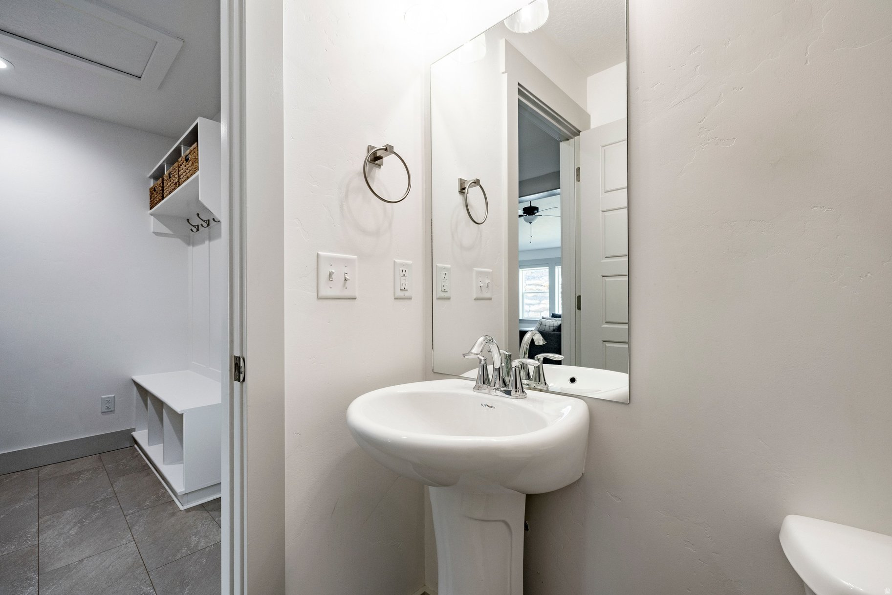 MOUNTAIN GATE ESTATES - Residential