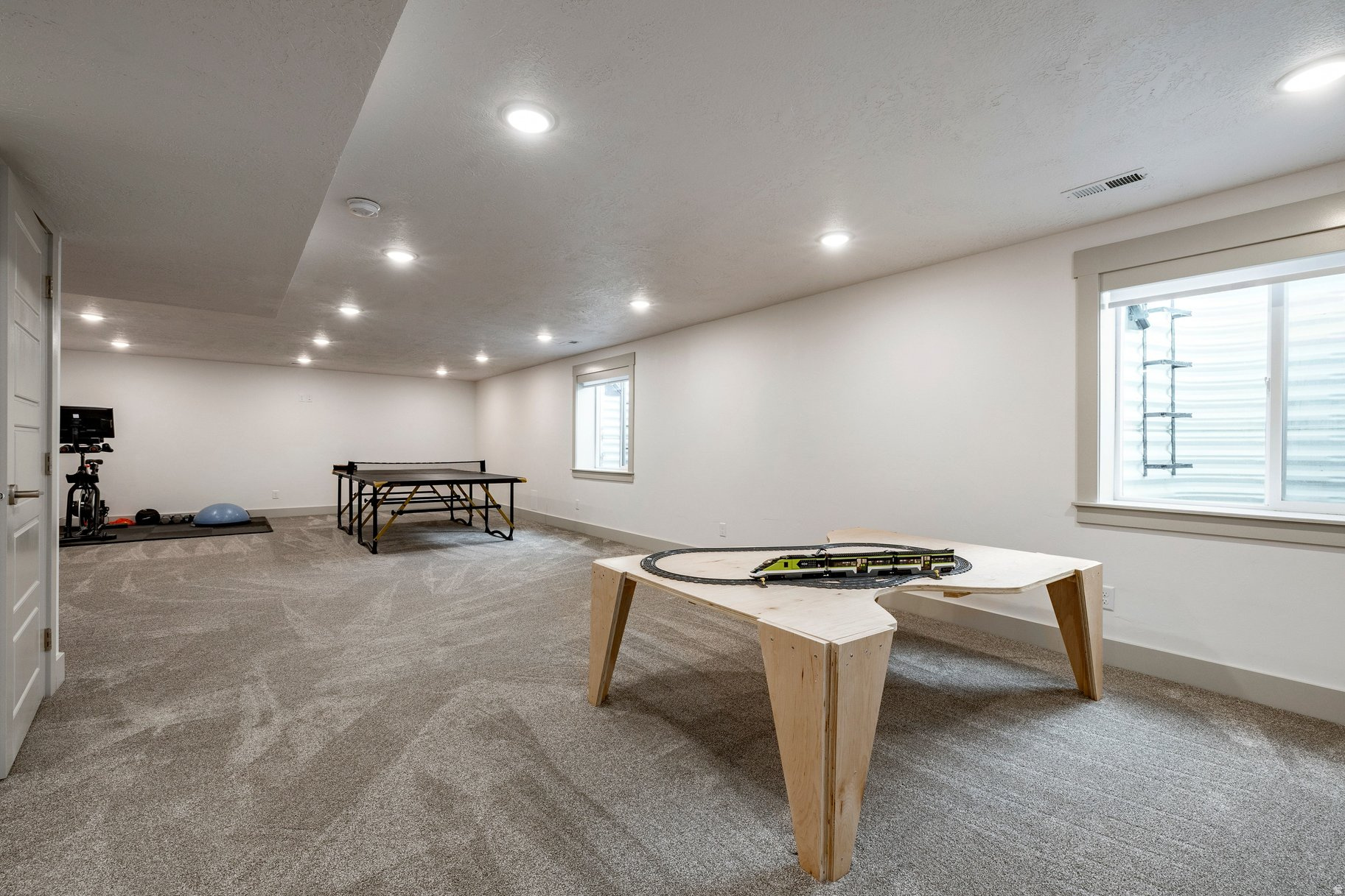 MOUNTAIN GATE ESTATES - Residential