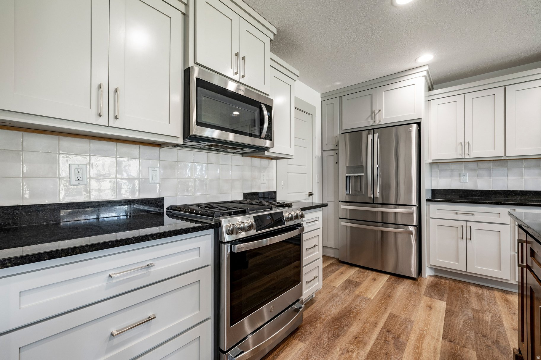 MOUNTAIN GATE ESTATES - Residential