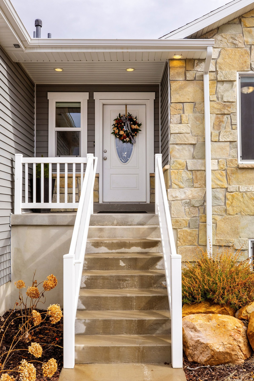 MOUNTAIN GATE ESTATES - Residential