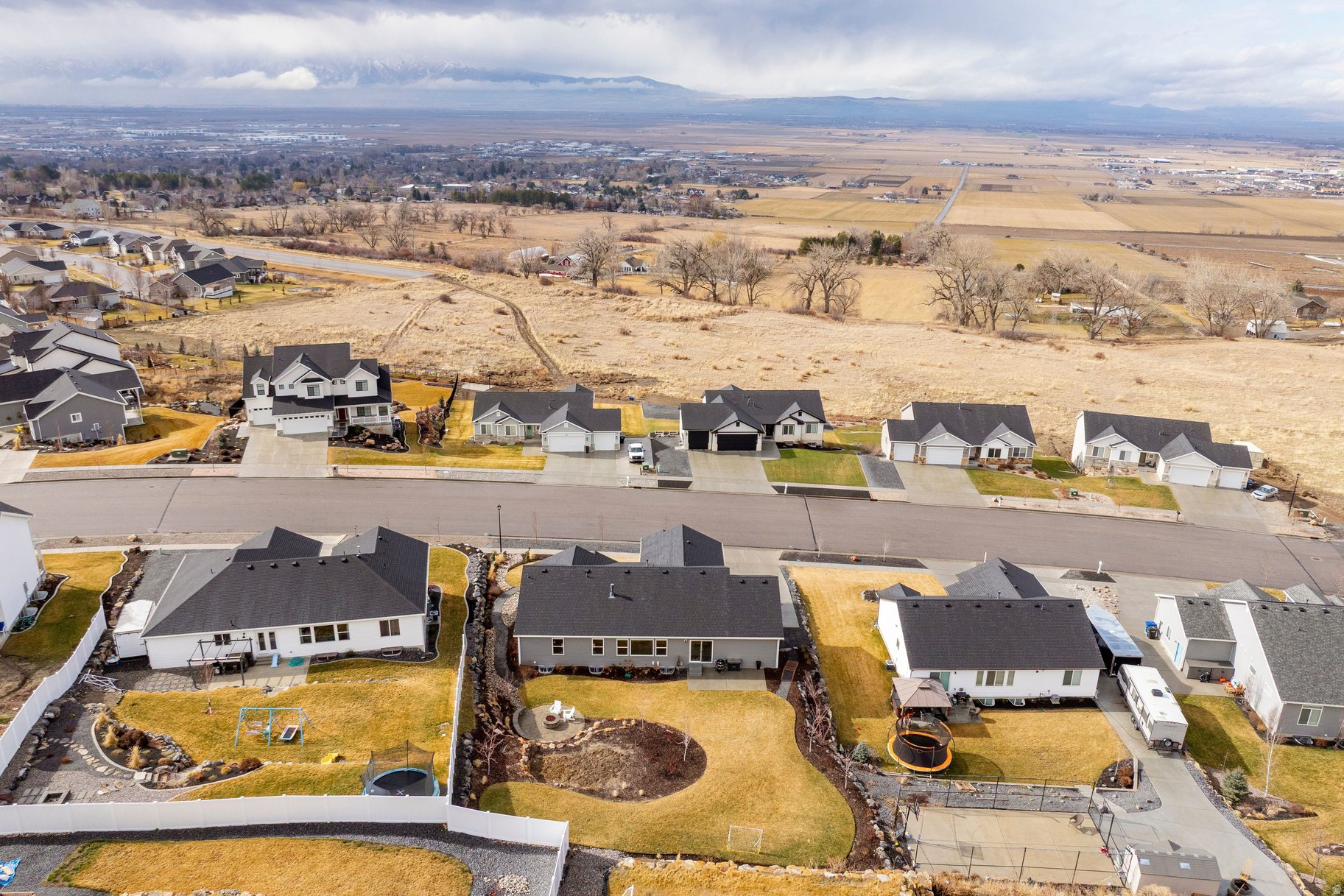 MOUNTAIN GATE ESTATES - Residential