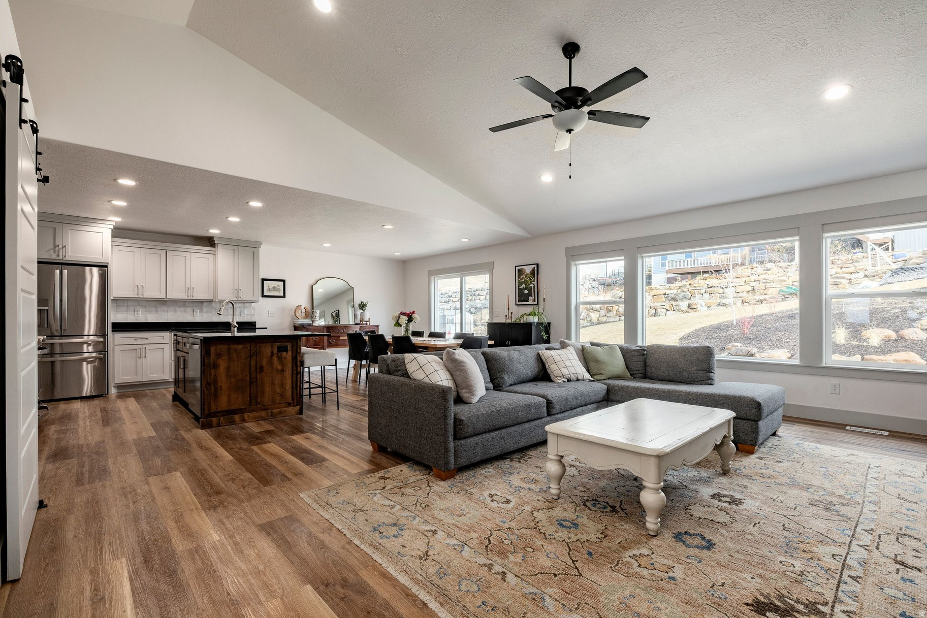 MOUNTAIN GATE ESTATES - Residential