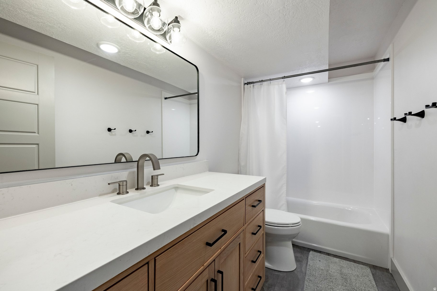 MOUNTAIN GATE ESTATES - Residential