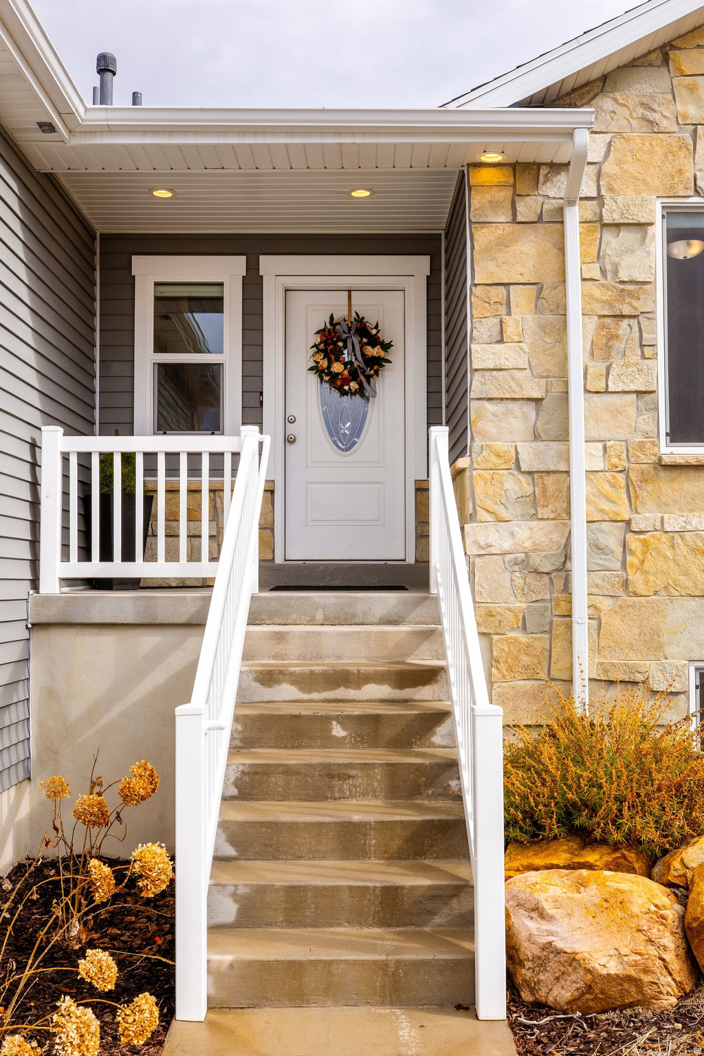 MOUNTAIN GATE ESTATES - Residential