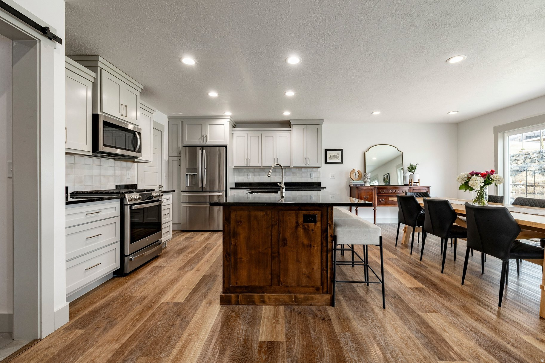 MOUNTAIN GATE ESTATES - Residential