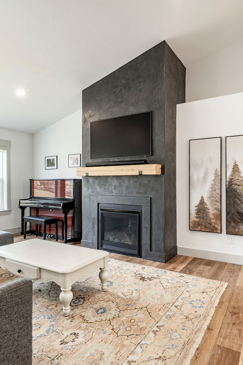 MOUNTAIN GATE ESTATES - Residential