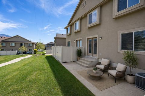 Tiny photo for 3164 N PEREGRINE WAY, Layton, UT 84040 (MLS # 2148609)