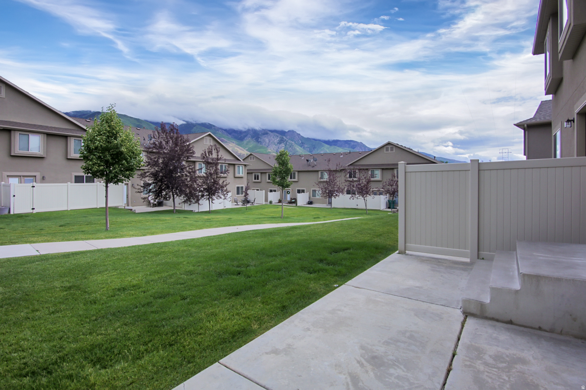 GREYHAWK TOWNHOMES S - Residential