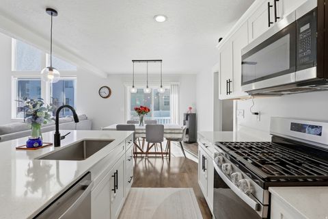 Tiny photo for 71 N MORNING VIEW DR W, Saratoga Springs, UT 84045 (MLS # 2158577)