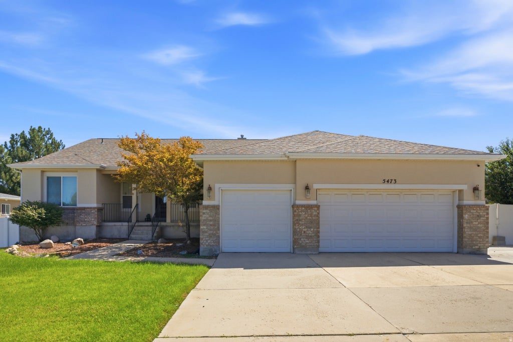 Photo of 5473 W WHEATRIDGE, West Jordan, UT 84081 (MLS # 2184700)