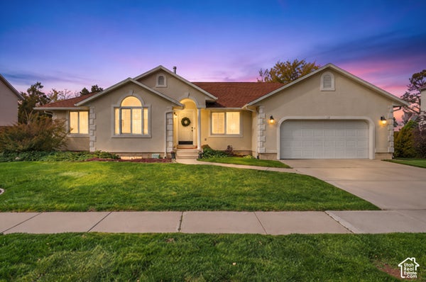 11192 S CRESCENT VISTA LN, SANDY, UT 84070 - Image fe2eb949b4d694ea0b99fbf229bc7ff2/3925537416