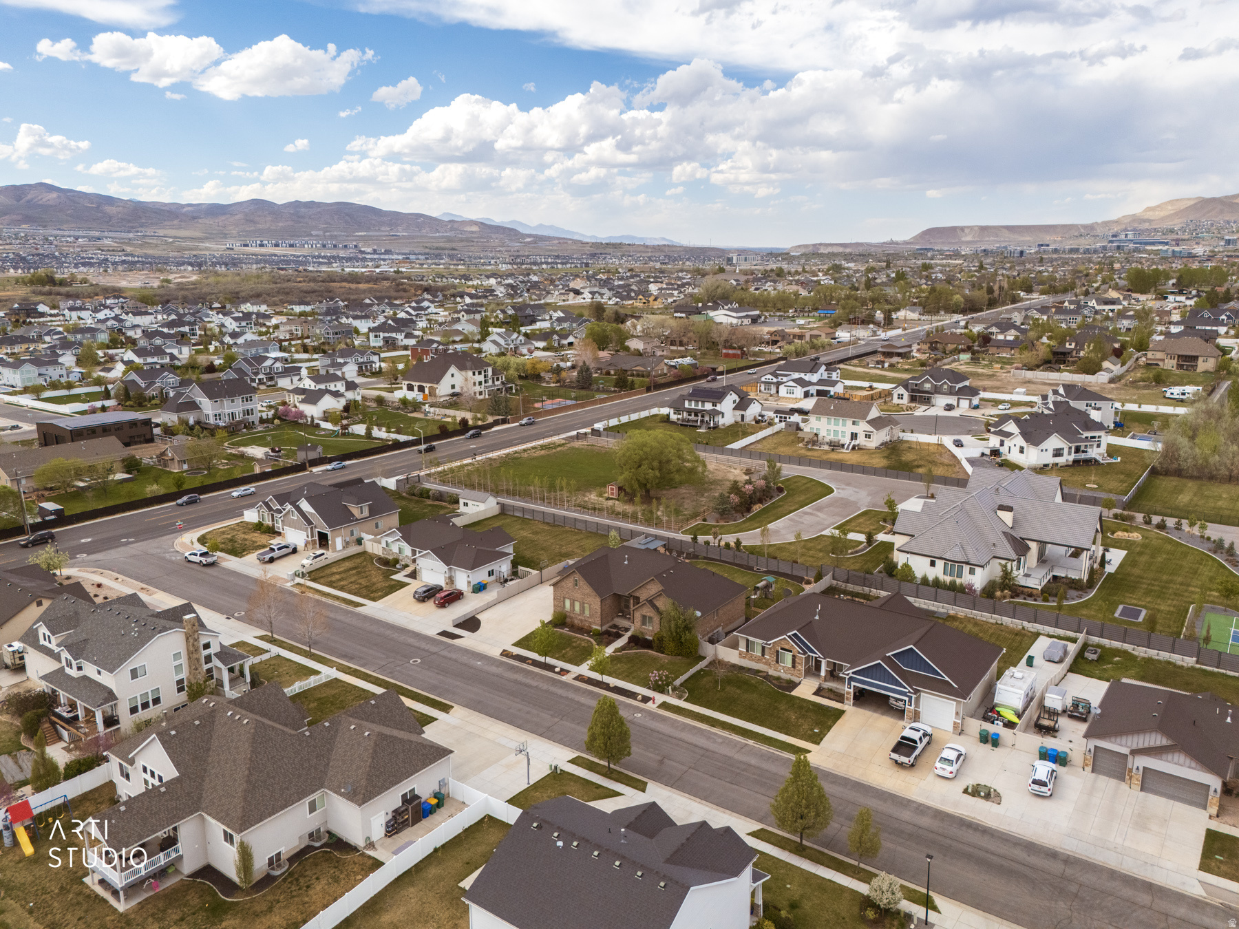 IRON FLATS - Residential