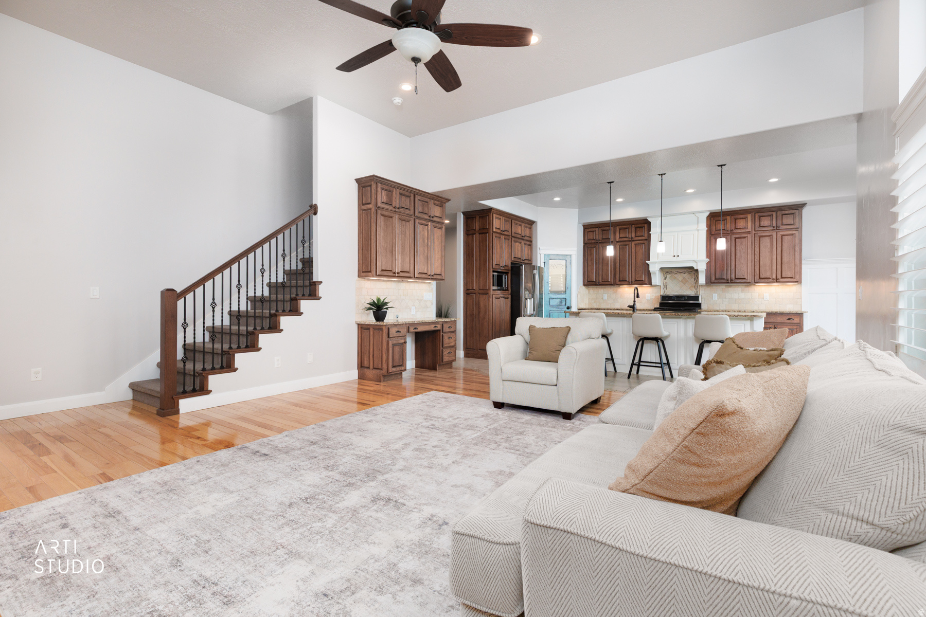 IRON FLATS - Residential