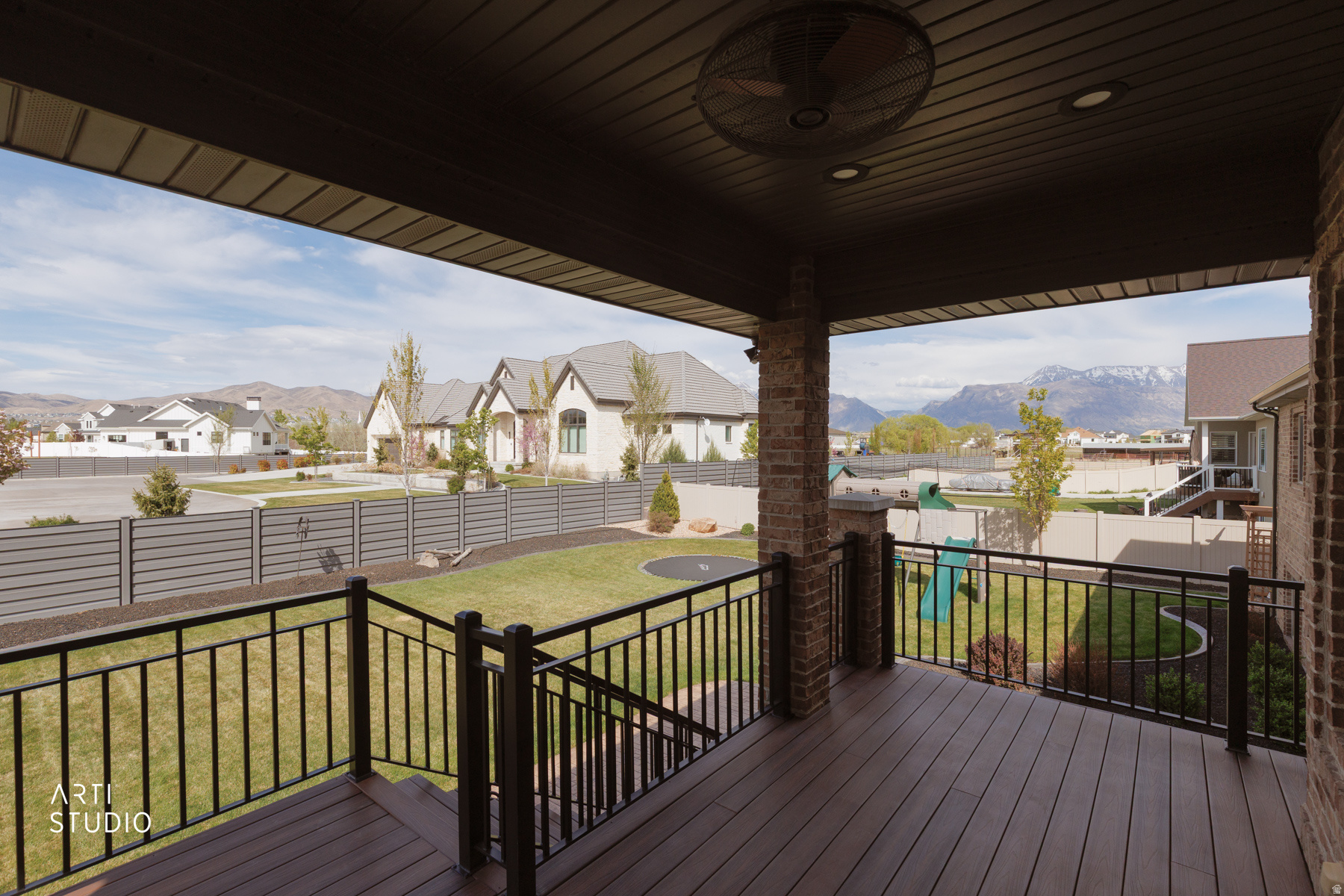 IRON FLATS - Residential