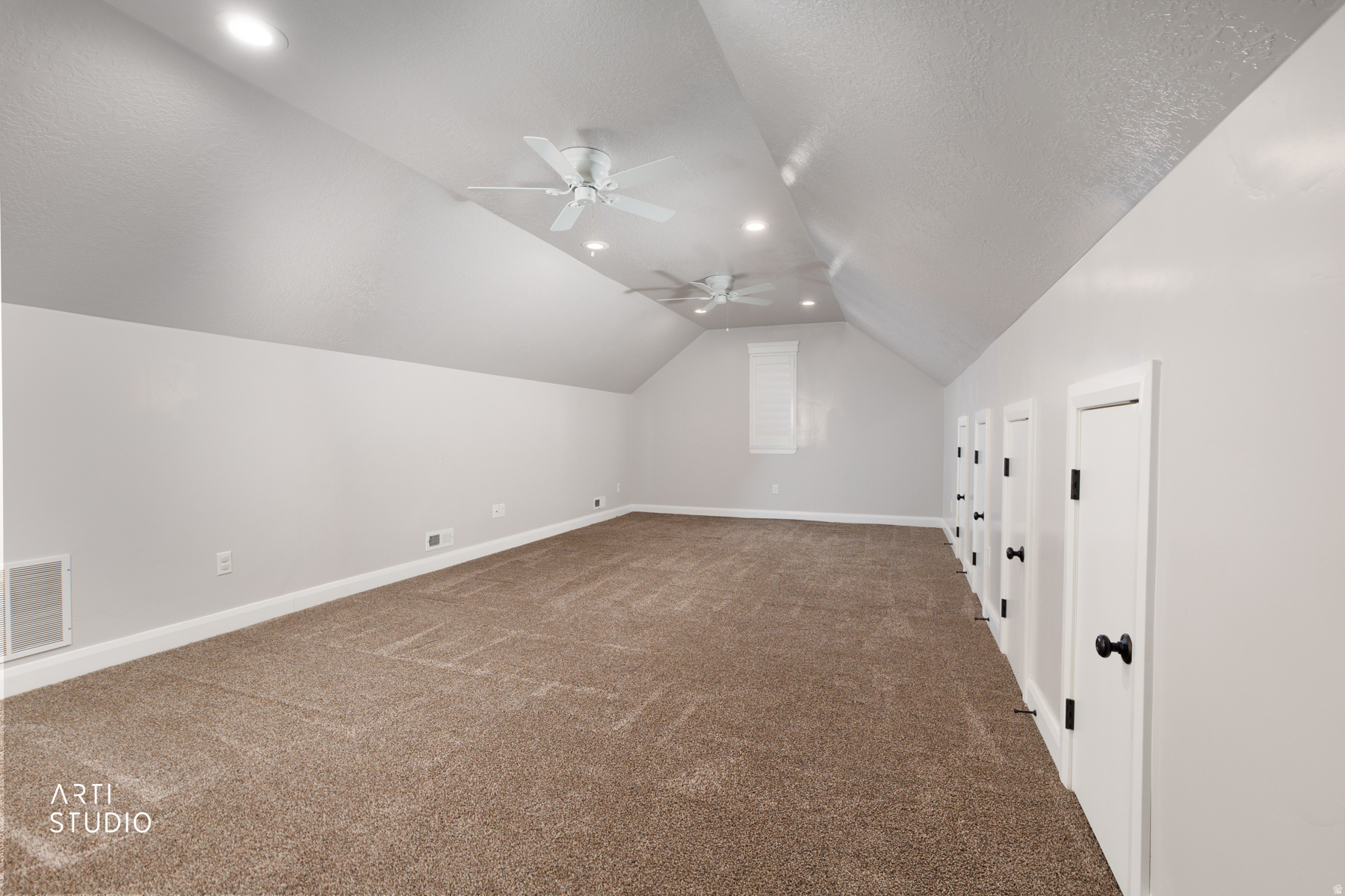 IRON FLATS - Residential